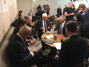 JIŘÍ HYNEK 2018 Kandidát na prezidenta České republiky 2018, SILNÝ PREZIDENT PRO TĚŽKÉ ČASY! www.hynekprezident.cz