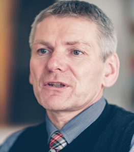 JIŘÍ HYNEK 2018 Kandidát na prezidenta České republiky 2018, SILNÝ PREZIDENT PRO TĚŽKÉ ČASY! www.hynekprezident.cz