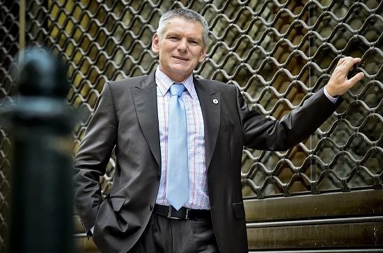 JIŘÍ HYNEK 2018 Kandidát na prezidenta České republiky 2018, SILNÝ PREZIDENT PRO TĚŽKÉ ČASY! www.hynekprezident.cz